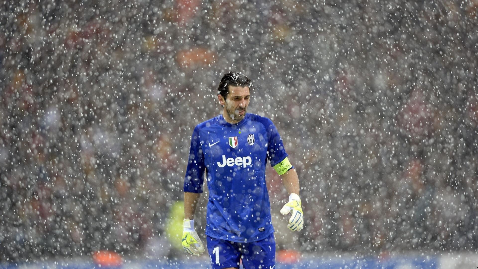 李圣龙梅开二度赢得米卢盛赞，阿瑙核心位置恐将易主？