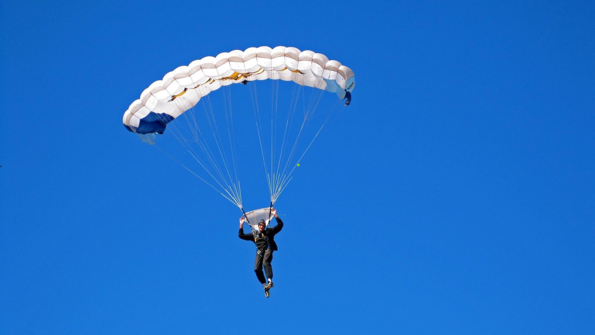 LCS席位争夺尘埃落定,Misfits与C9C成功晋级,NRG和S04告别顶级联赛